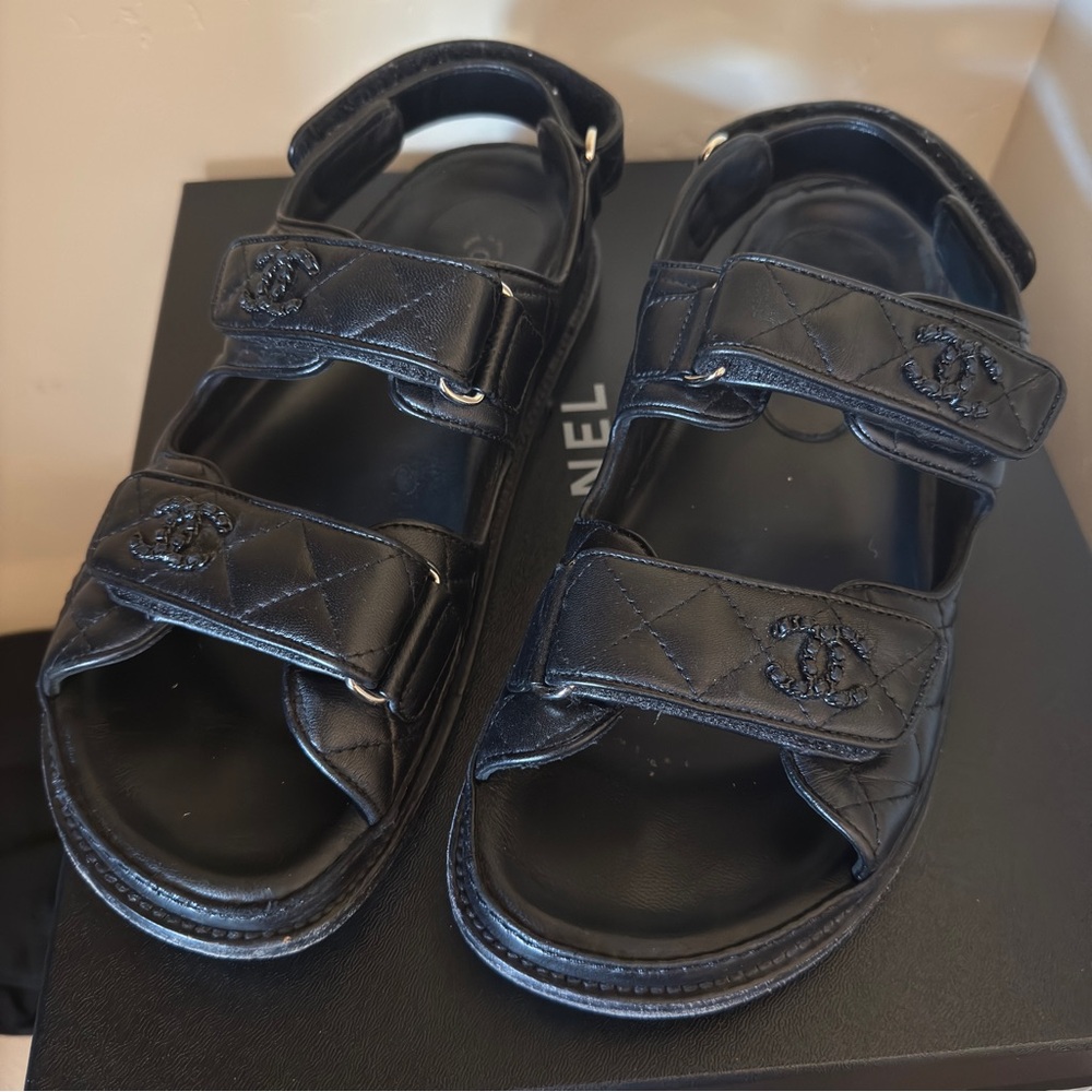 ❤️ Authentic CHANEL SO BLACK Quilted Strap Dad Sandals 38.5 Velcro CC